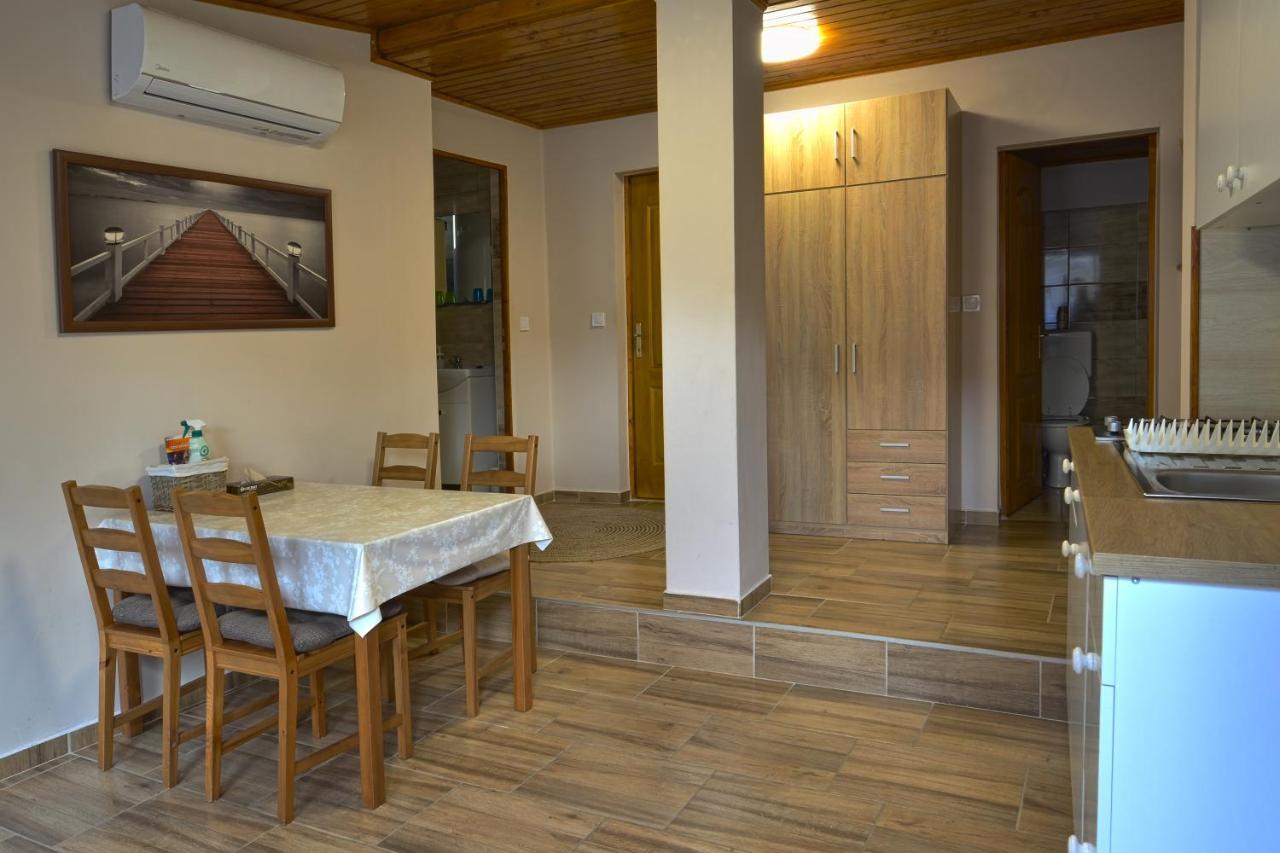 Demetrovics Udvarhaz Erlau Exterior foto