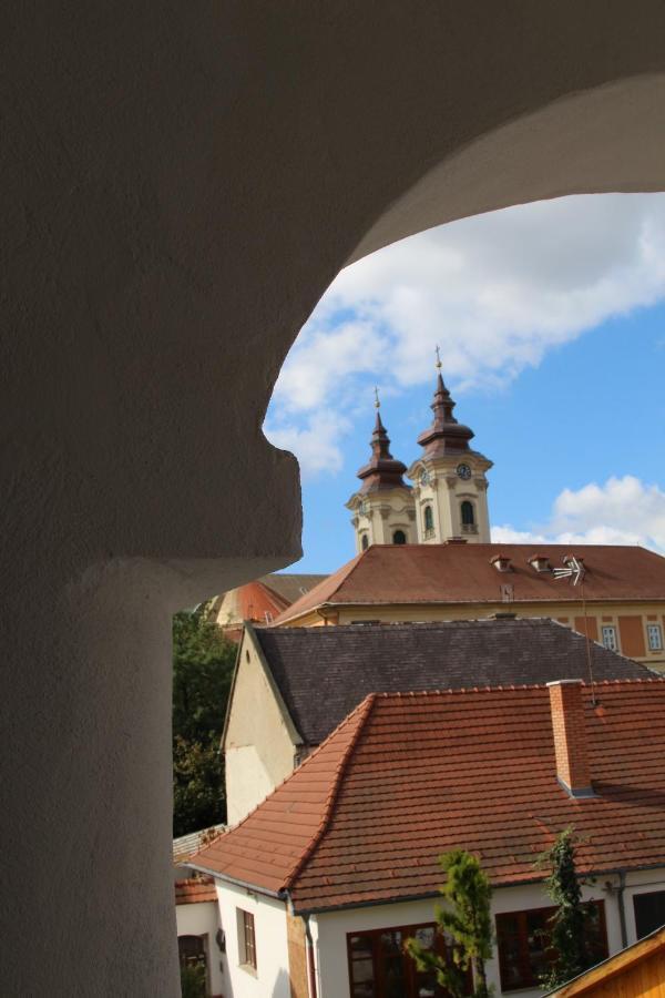 Demetrovics Udvarhaz Erlau Exterior foto